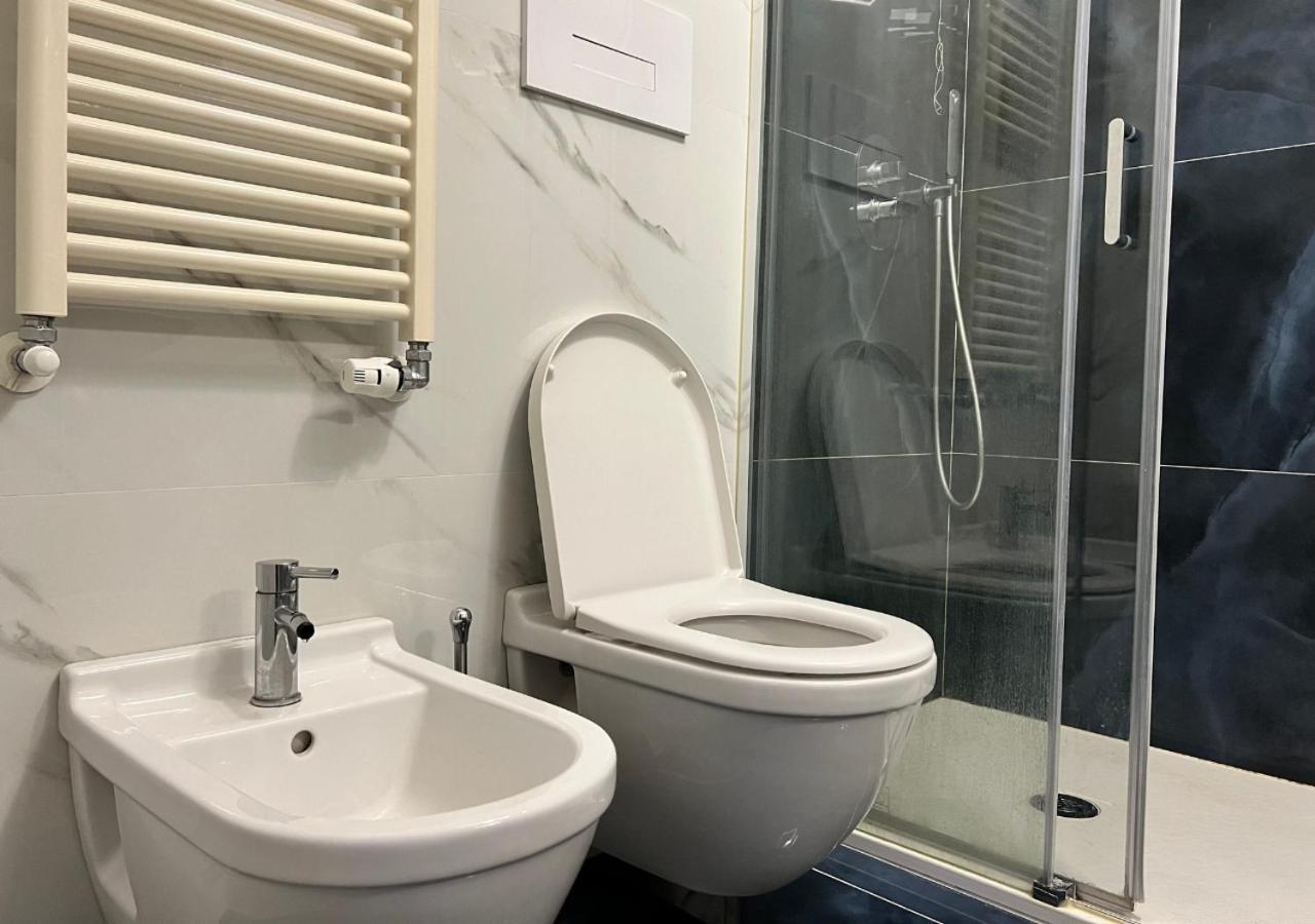 La Casa Di Charlie - Stazione Centrale ميلان المظهر الخارجي الصورة
